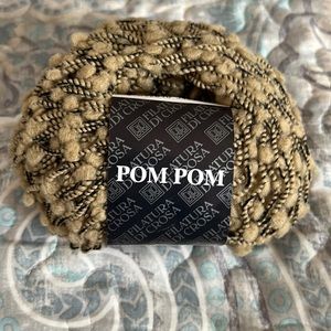 Pom Pom yarn